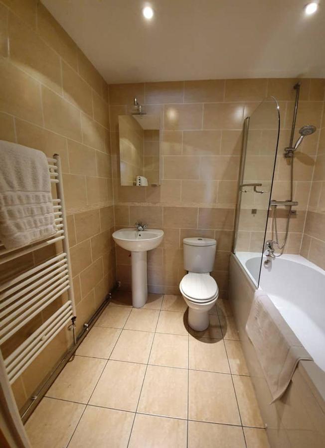 Stylish Flat In Central Tenby & Free Parking Exterior photo