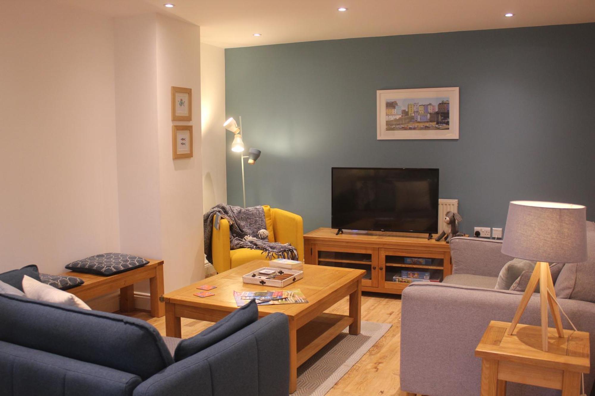 Stylish Flat In Central Tenby & Free Parking Exterior photo
